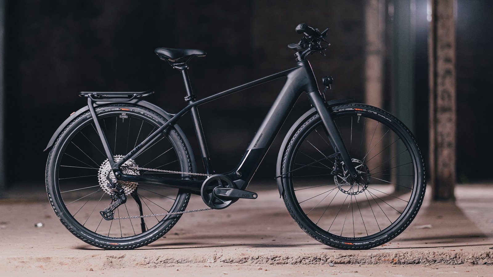 Cube 812900 20141841 Kathmandu Hybrid C62 SLX 400X carbon n black 7.jpg